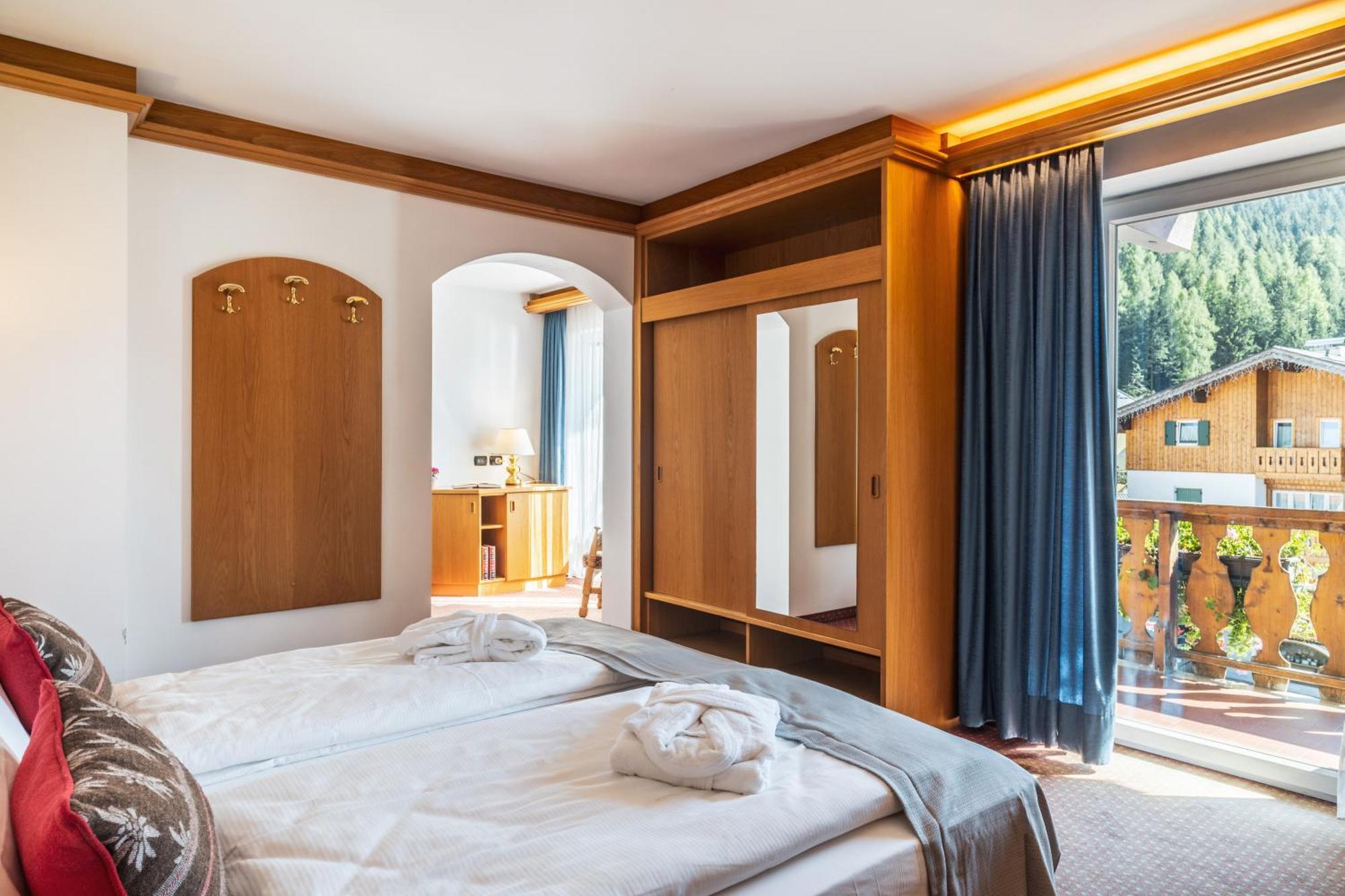 Hotel Meida Pozza di Fassa Bagian luar foto