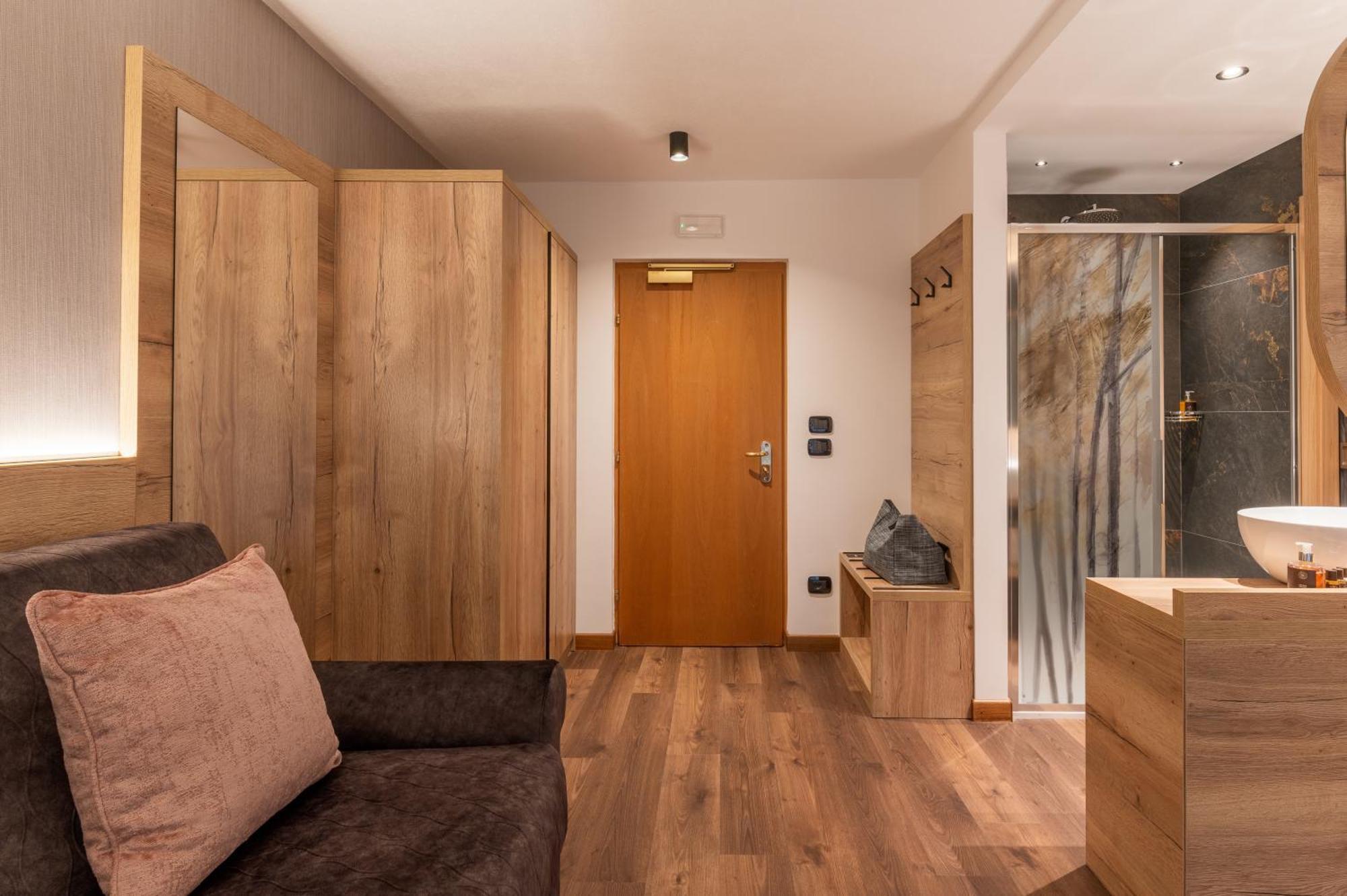 Hotel Meida Pozza di Fassa Bagian luar foto