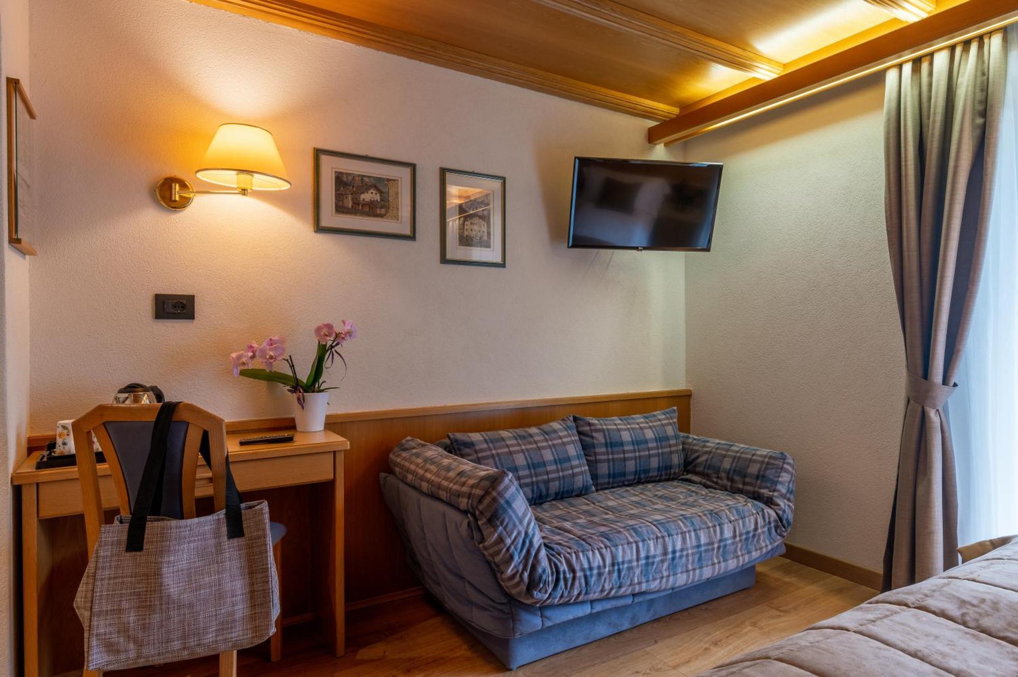Hotel Meida Pozza di Fassa Bagian luar foto