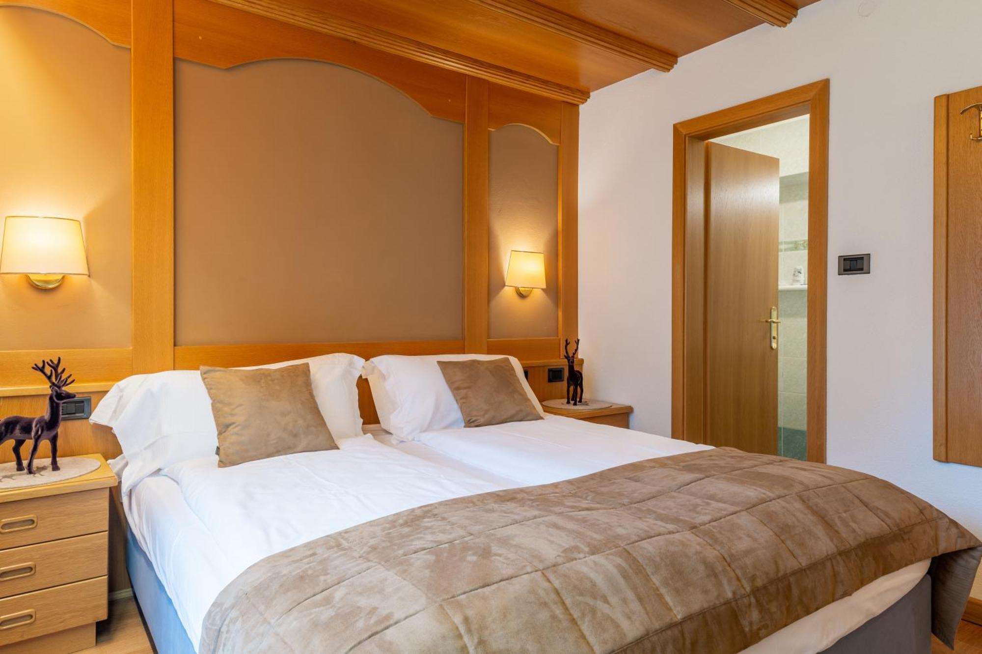 Hotel Meida Pozza di Fassa Bagian luar foto