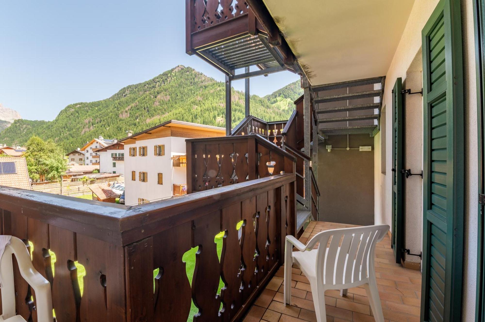 Hotel Meida Pozza di Fassa Bagian luar foto