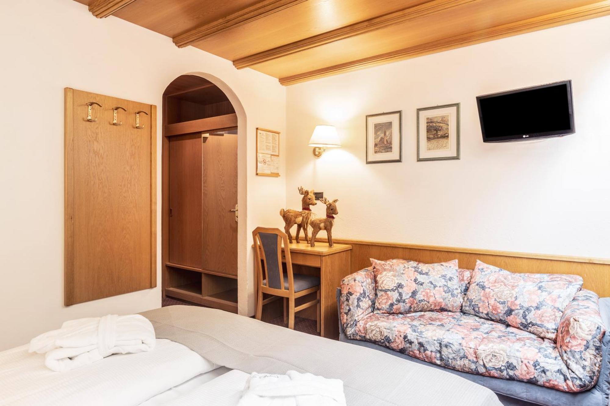 Hotel Meida Pozza di Fassa Bagian luar foto