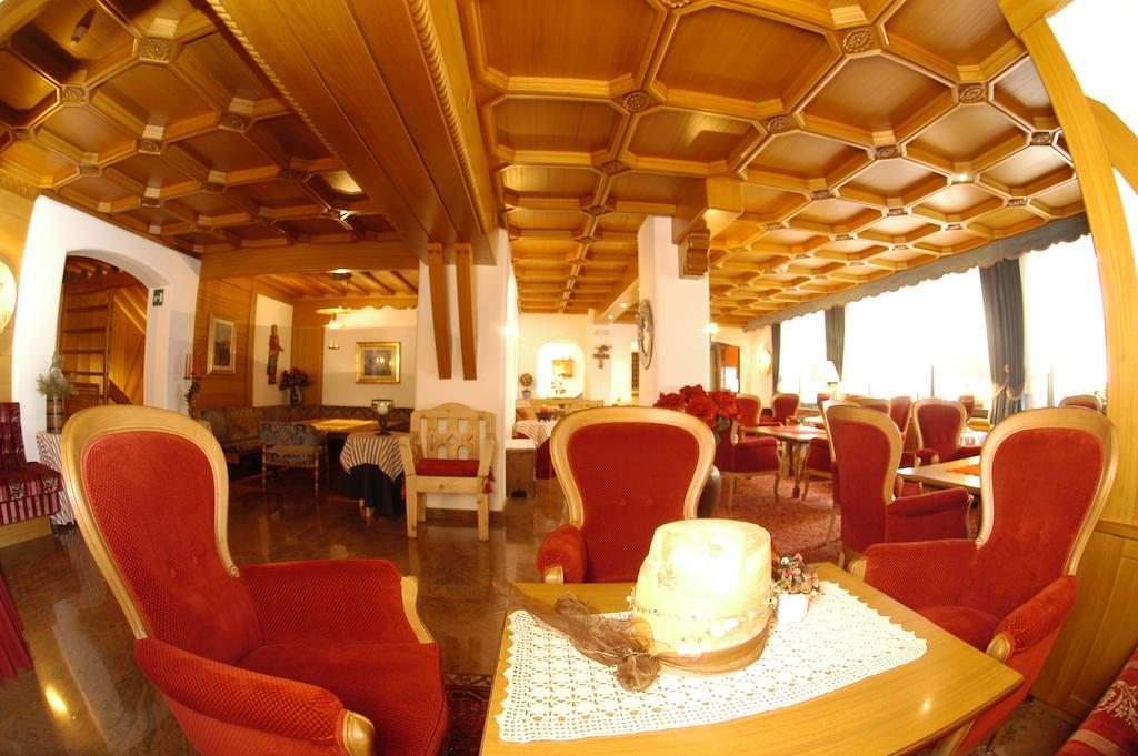 Hotel Meida Pozza di Fassa Bagian luar foto