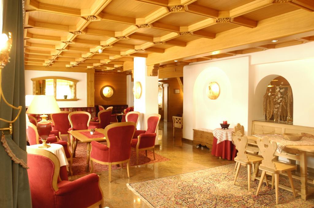 Hotel Meida Pozza di Fassa Bagian luar foto