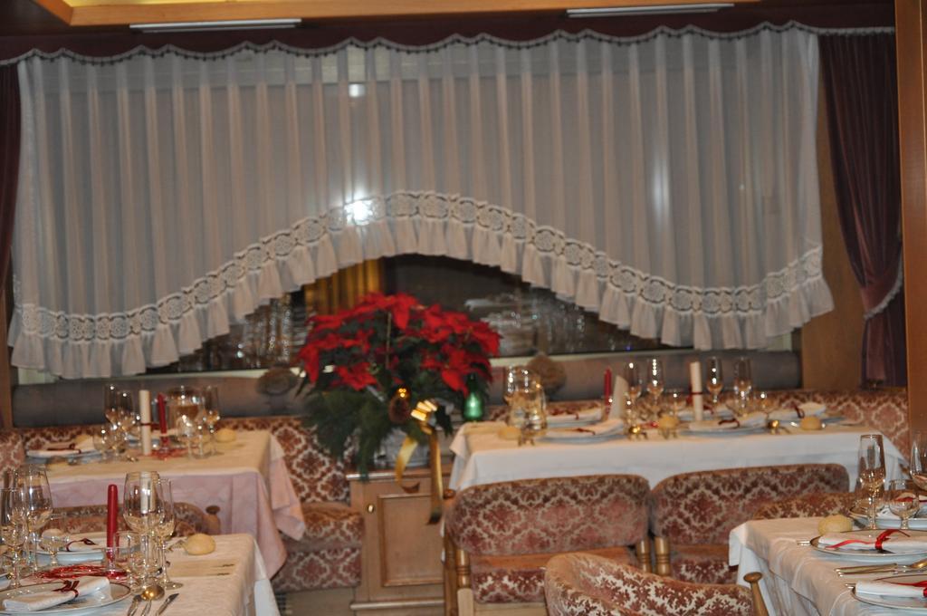 Hotel Meida Pozza di Fassa Bagian luar foto