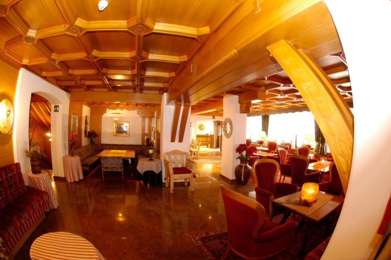 Hotel Meida Pozza di Fassa Bagian luar foto